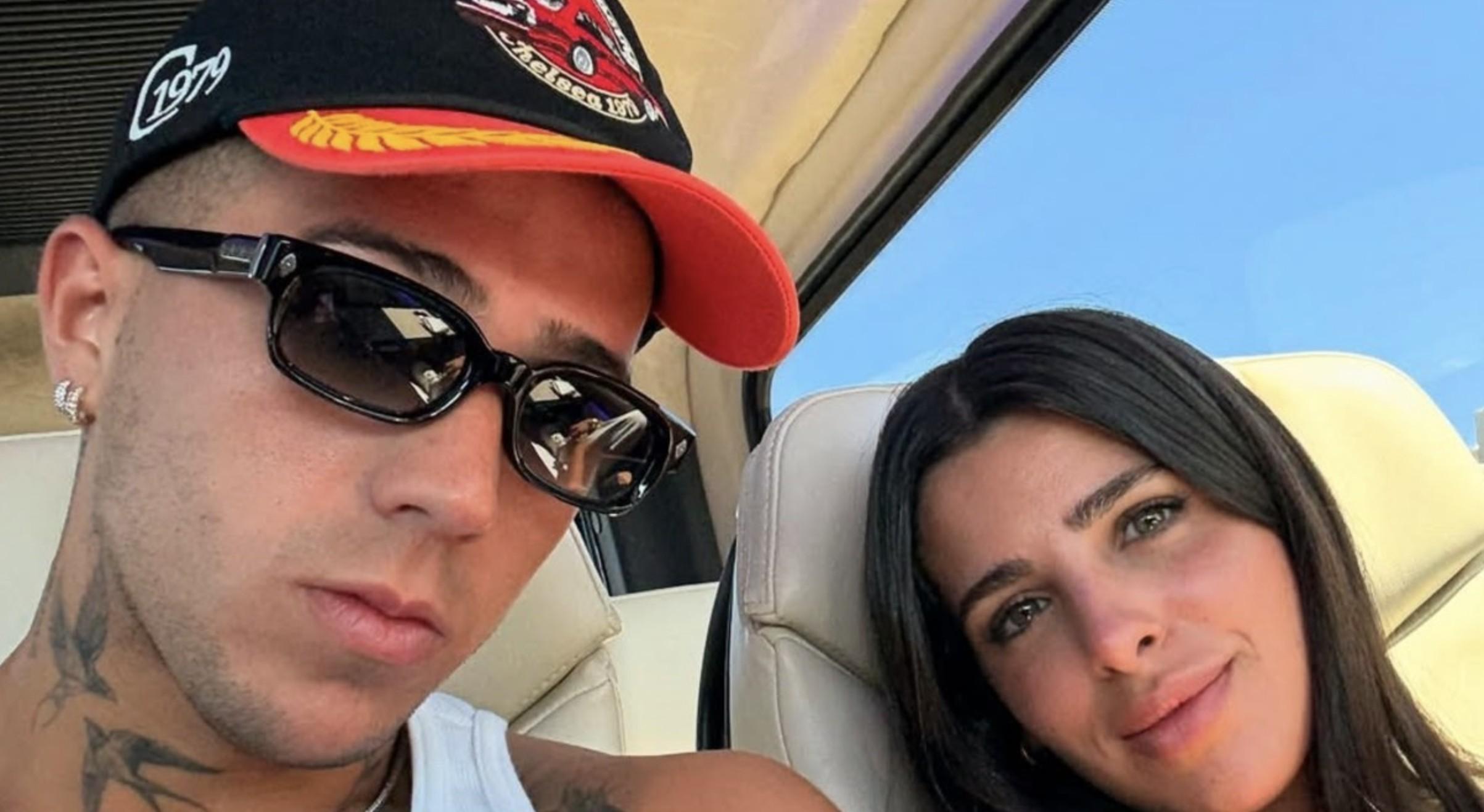 开云娱乐-享受假期，恩佐与家人一同来到了希腊度假