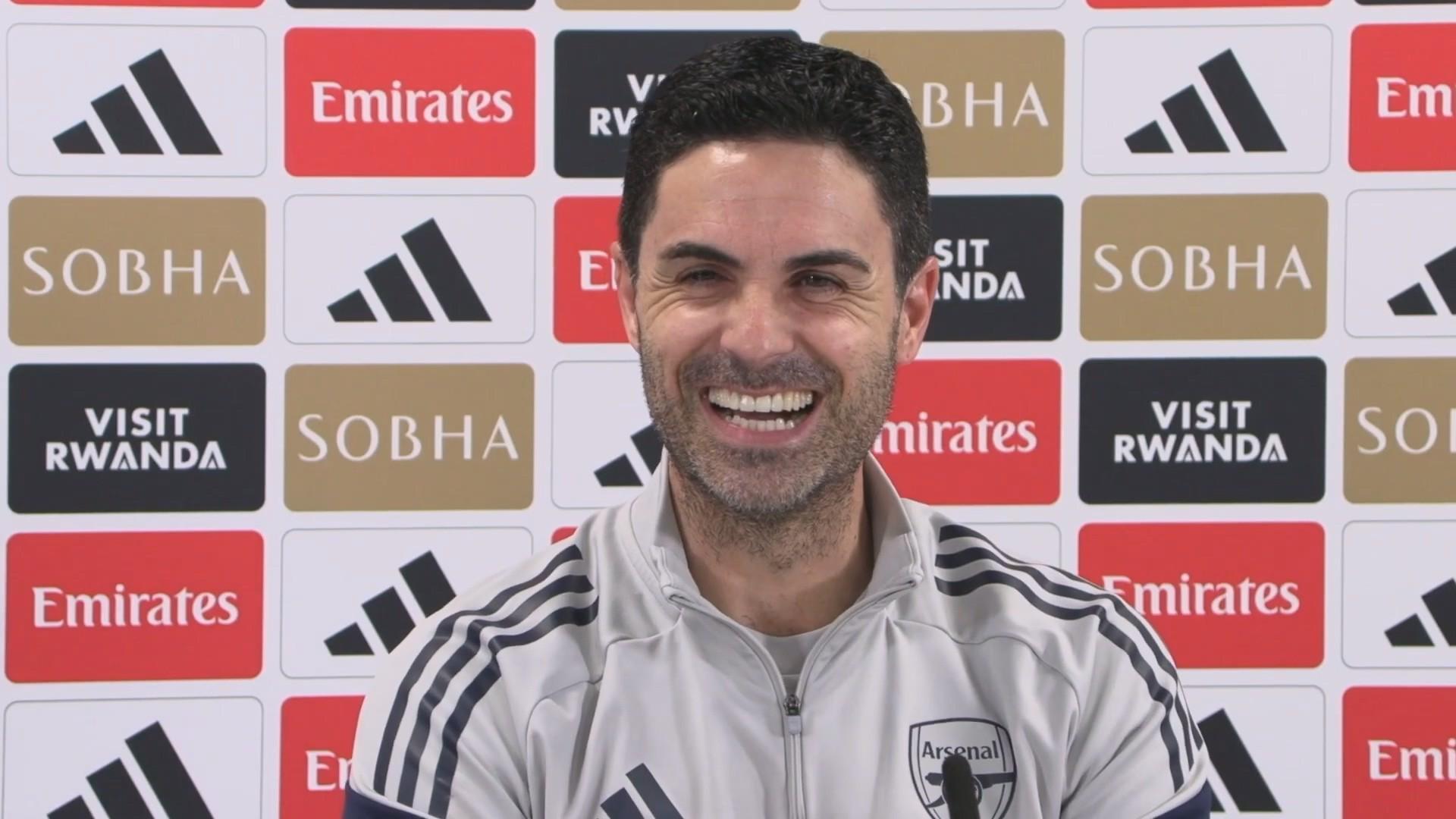 开云在线-阿尔特塔：我能不能在这个时代踢球？可以啊，但只能踢9号位