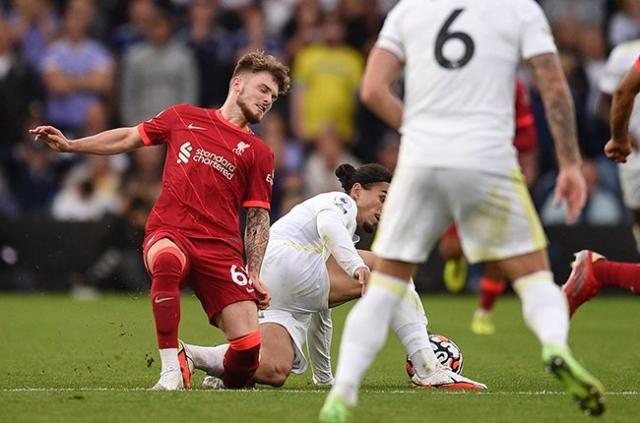 开云体育-埃利奥特为利兹中卫辩护：他不是故意的，红牌过了