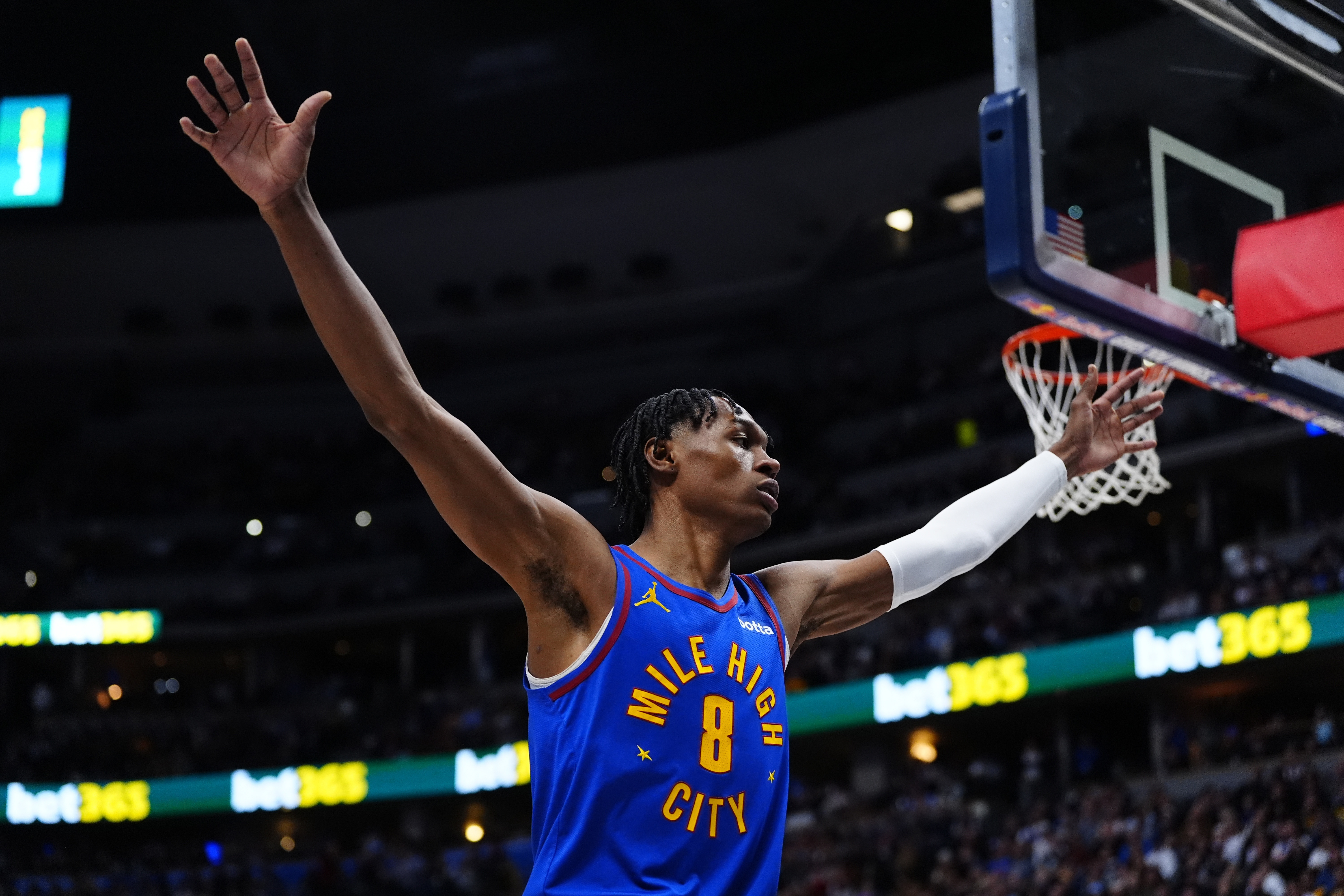 开云在线-复出后出场限制20分钟！沃特森：希望下一场能出场更久