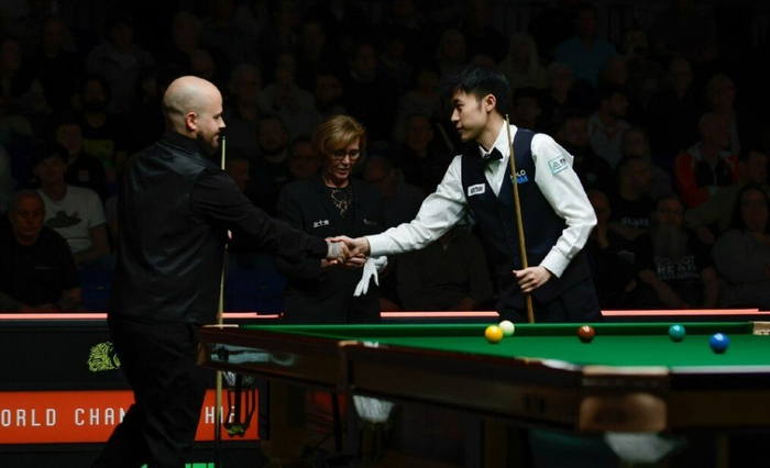 一杆轰下157万元奖金！斯诺克世锦赛资格赛：中国新星打出满分杆|常冰玉|赛季|单杆|比赛|大师赛_新浪体育_新浪新闻